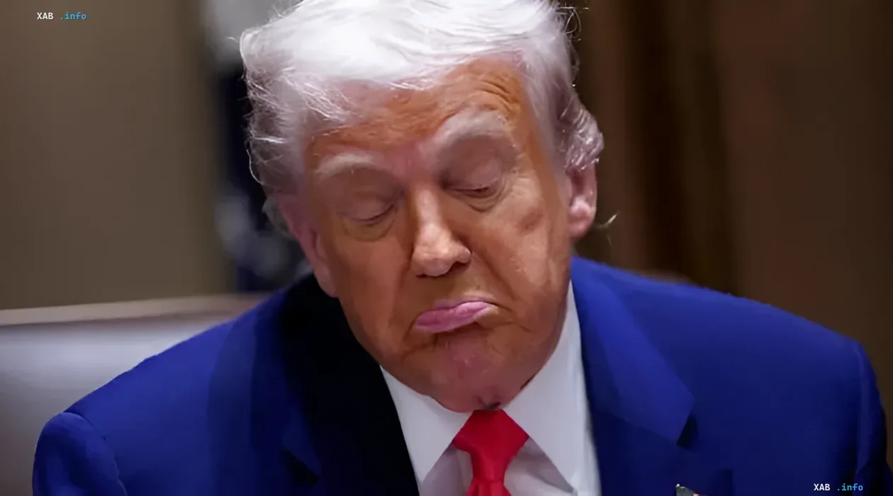Трамп и ультиматум Израилю: фото Дональд Трамп с серьезным выражением лица, обсуждающий ультиматум Израилю для спасения сделки с Ираном