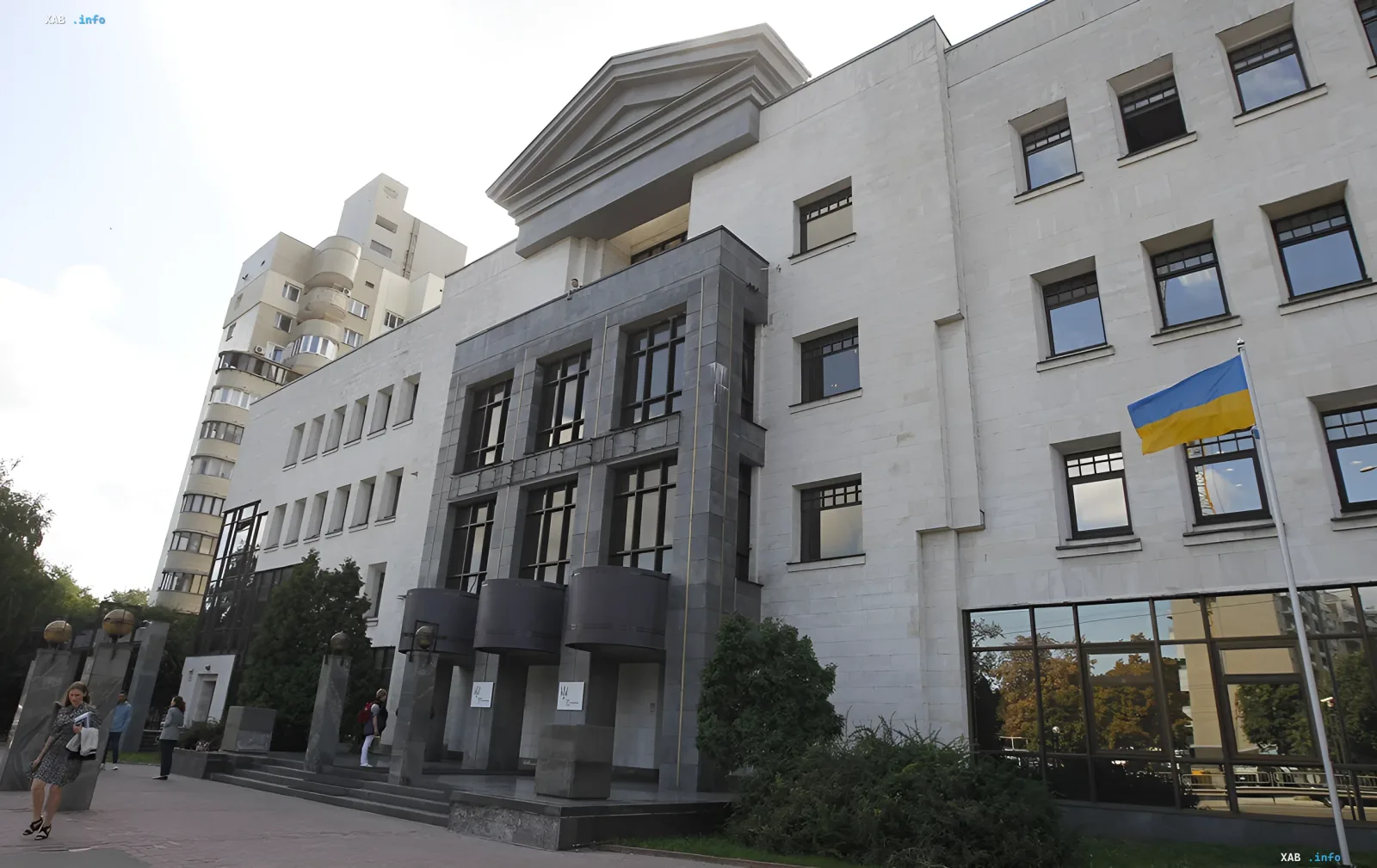 Здание Высшего антикоррупционного суда (ВАКС) в Киеве после атаки российских дронов