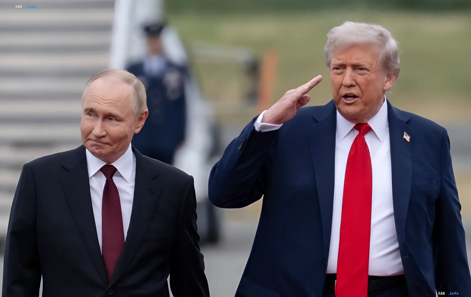 Владимир Путин и Дональд Трамп на встрече: бартерная сделка по Ирану под давлением
