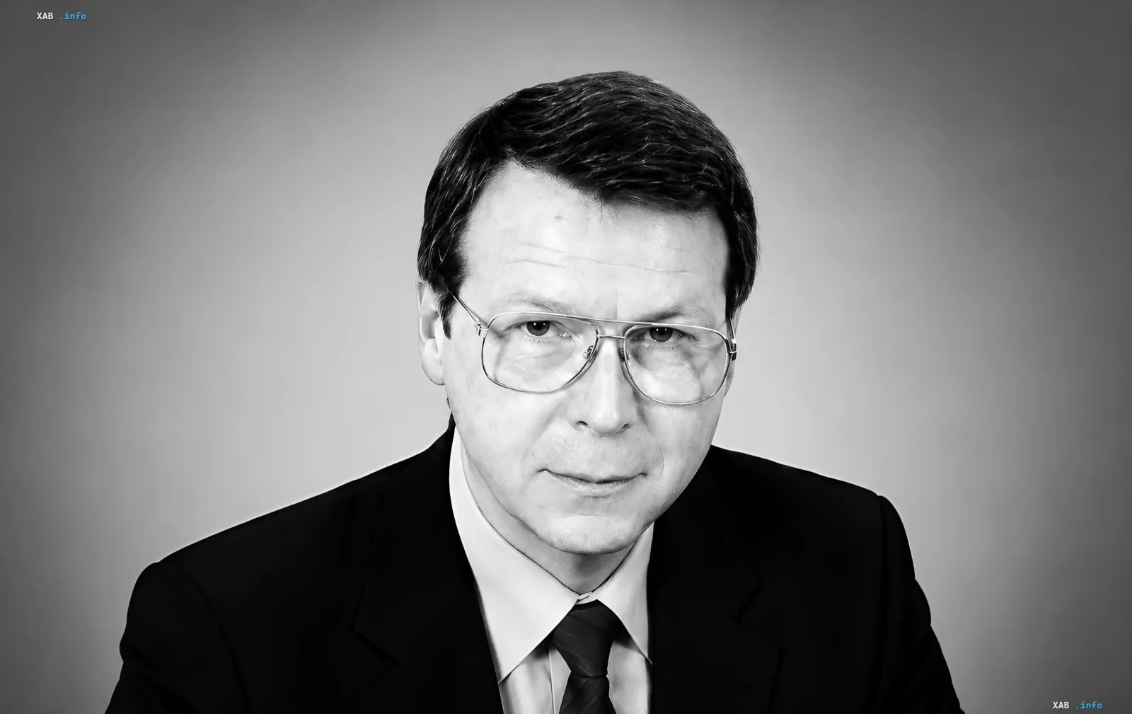Портрет Сергея Осыки, автора проекта Конституции Украины и экс-вице-премьера