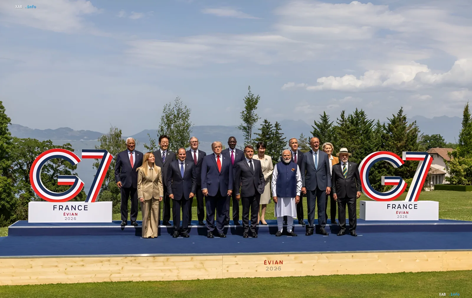 Лидеры стран G7, включая Дональда Трампа, на саммите в Эвиане, Франция, обсуждают поддержку Украины и санкции против России.
