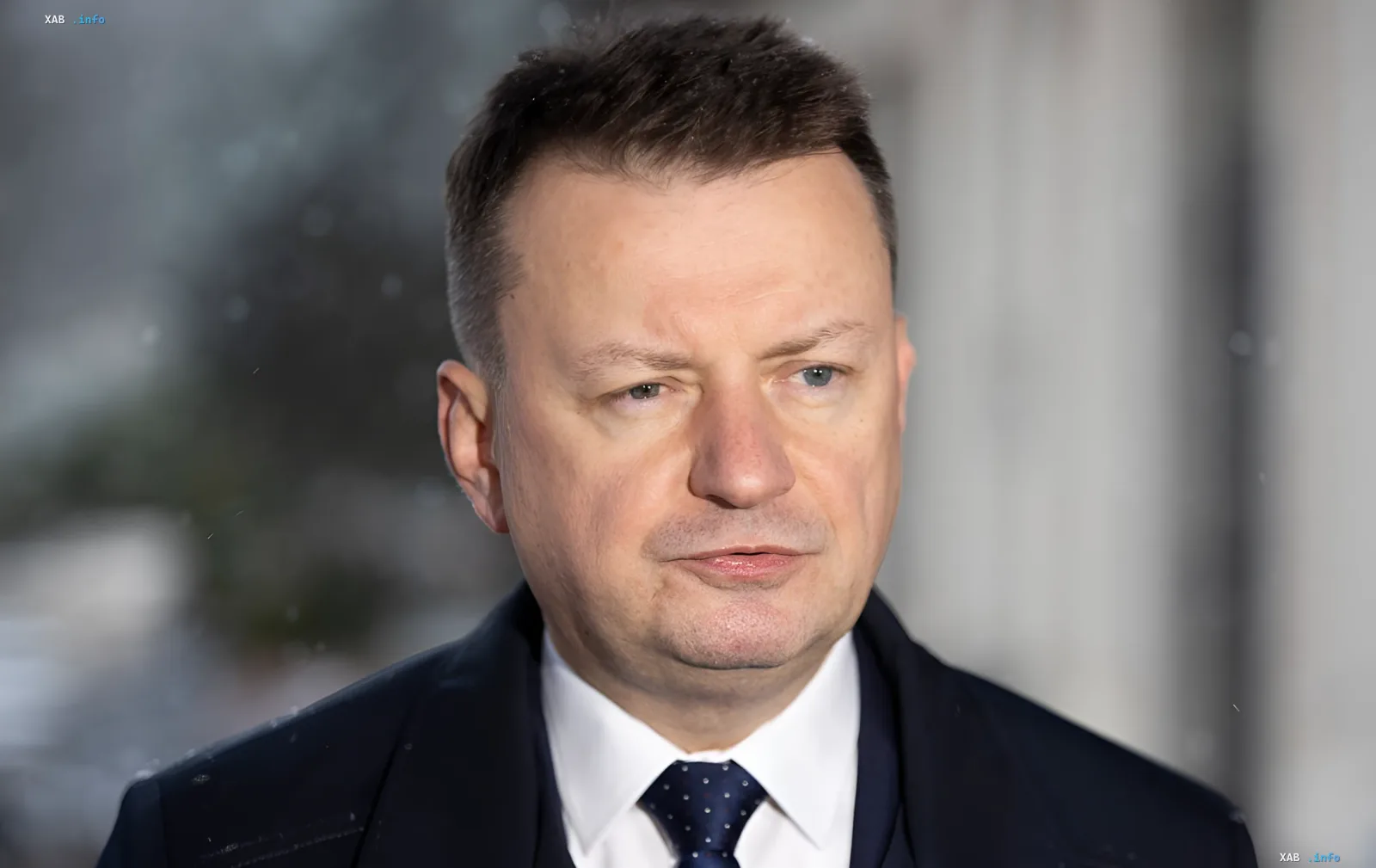 Марек Блащак в официальном костюме, вернувший украинский орден, что стало причиной дипломатического кризиса между Польшей и Украиной