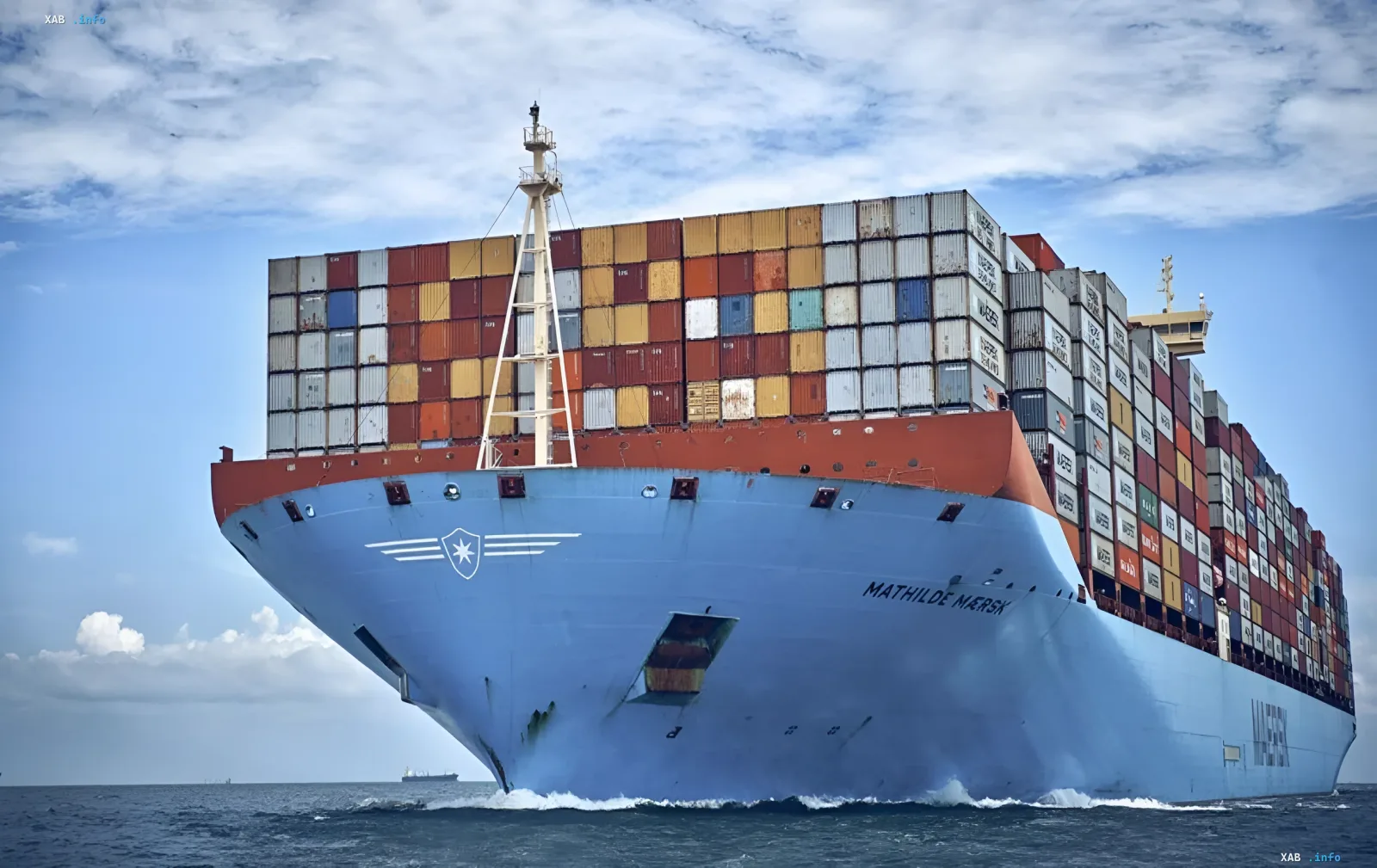 Frachtschiff Mathilde Maersk im Omanischen Golf, wo die UNO die Evakuierung aufgrund eines Angriffs ausgesetzt hat
