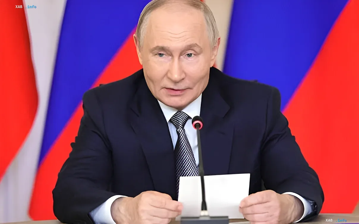 Vladimir Putin speaks at the United Russia congress, announcing the start of the election campaign and naming key candidates