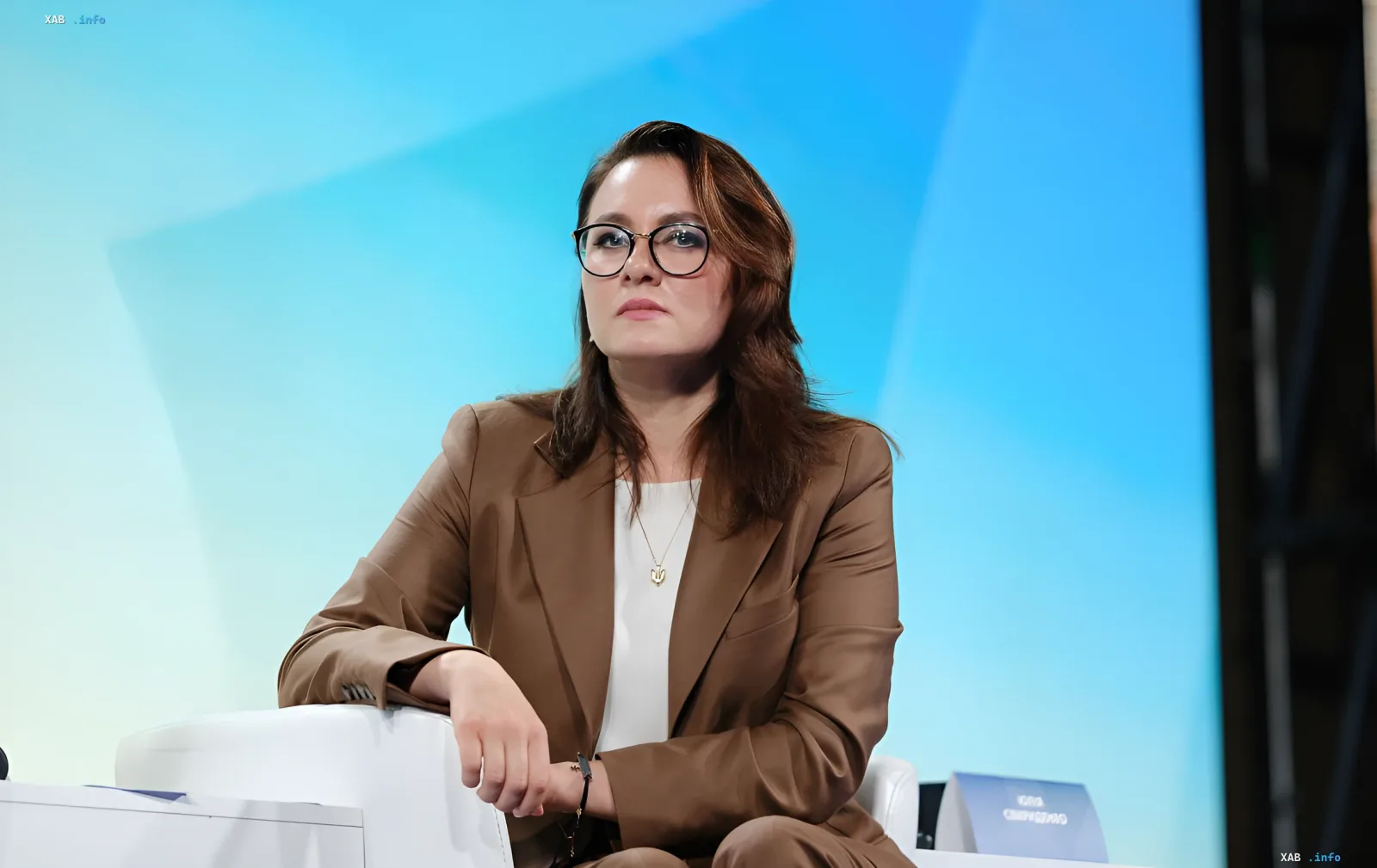 Ministerin für Wohnungswesen und公用事业 Юлия Свіриденко на прес-конференції обговорює тарифи та підтримку прифронтових регіонів