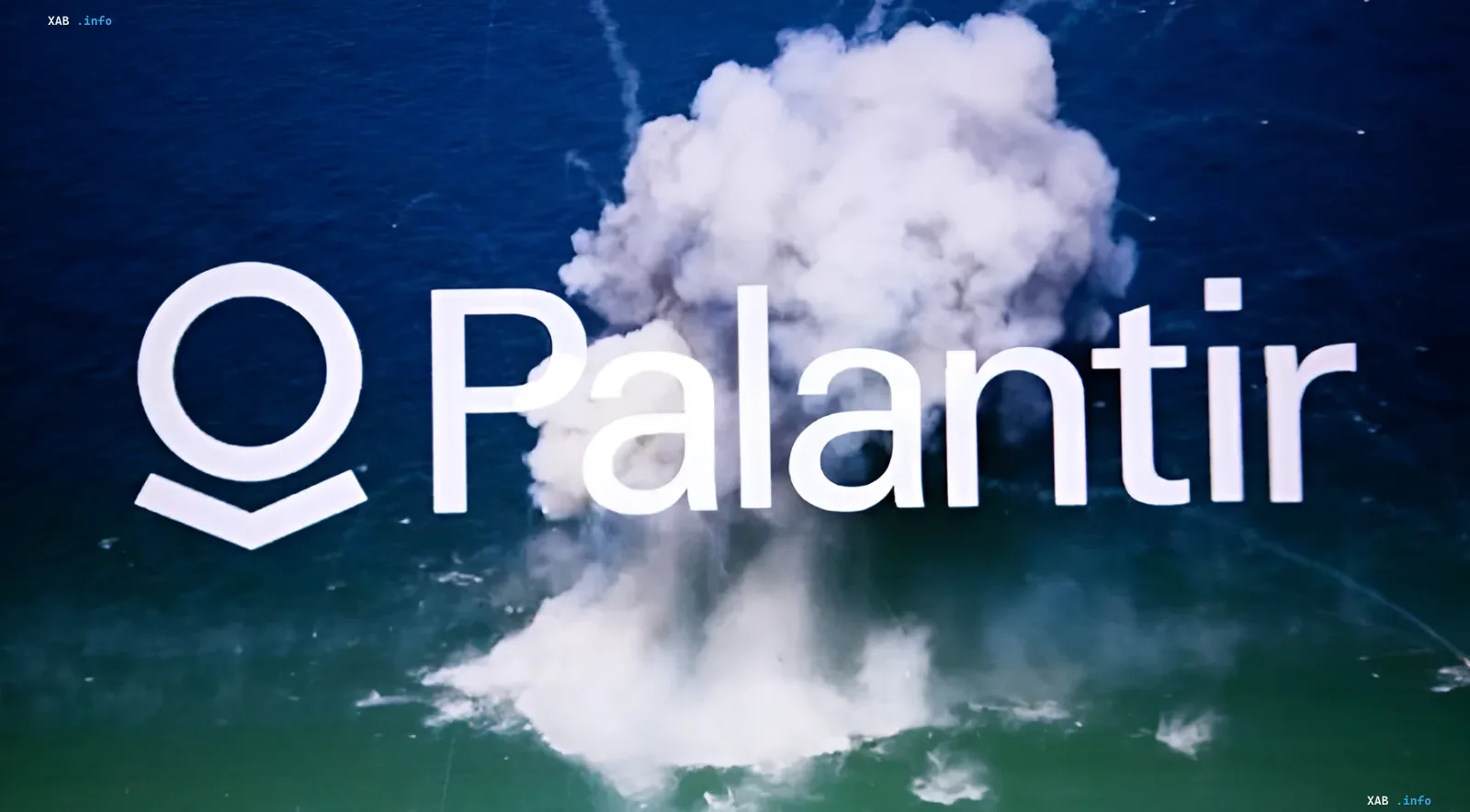 Логотип Palantir на фоне взрыва над морем — символ цифрового щита НАТО на восточном фланге