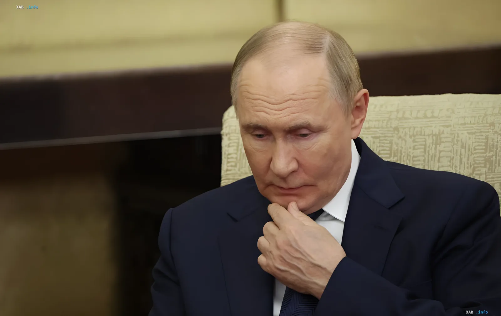 Vladimir Putin in deep thought: a gesture symbolizing readiness for escalation despite peace promises