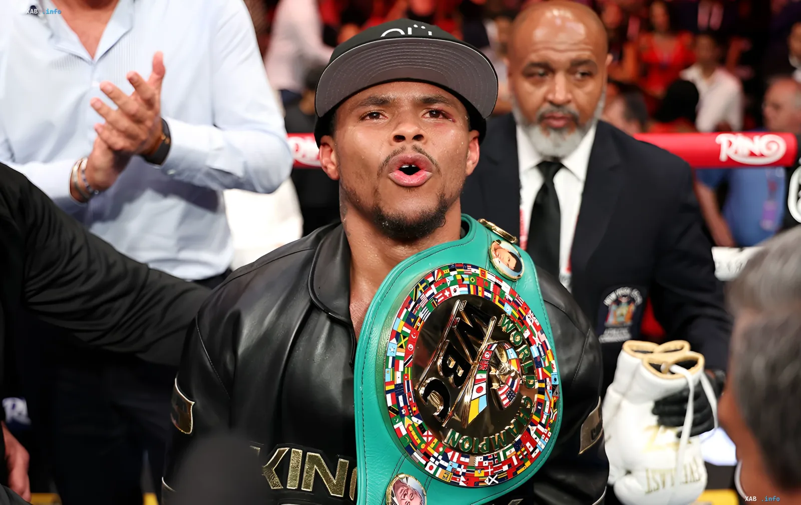 Шакур Стивенсон с чемпионским поясом WBC в ринге, готовый к переходу в Zuffa Boxing