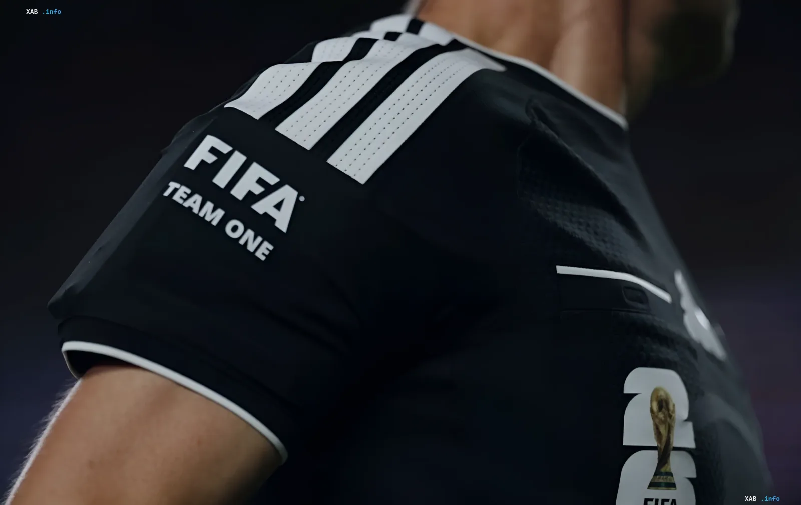 Форма судьи ФИФА с логотипом FIFA Team One — символ официального подтверждения гола Беллингема после анализа VAR