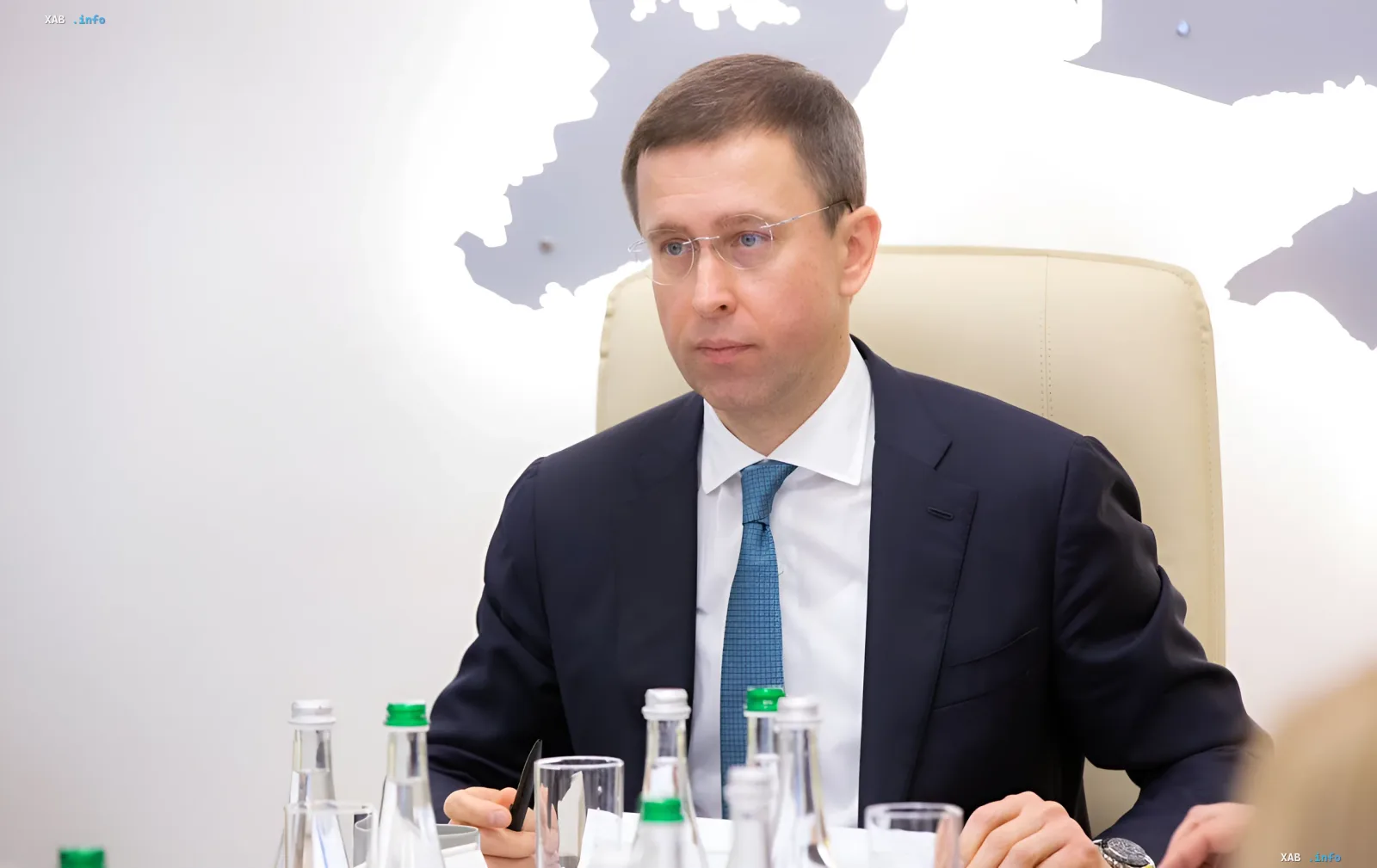Sergei Koretzki bei geschlossenen Beratungen zur Bildung des neuen Kabinetts mit Stefantschuk und Arachamija