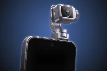 Konzept des HONOR Robot Phone mit einer motorisierten Kamera, die aus dem Smartphone-Körper herausragt