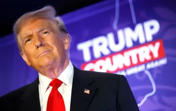 Дональд Трамп на фоні логотипу Trump Country: доступ до його постів стане платним у новій соцмережі