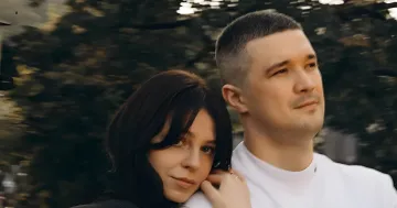 Анастасия Федорова и экс-министр в объятиях на фоне природы — реакция на «культ личности»