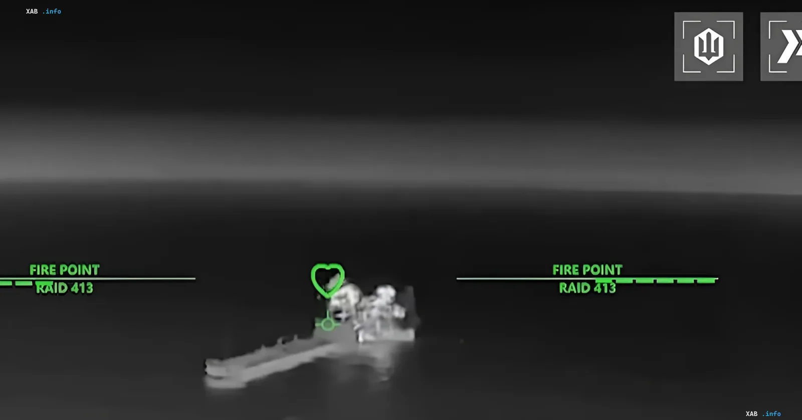 Nächtliches Wärmebild eines Schiffes, das im Rahmen der Operation 'MoLoChka' angegriffen wurde, mit Zielmarkierung und der Aufschrift FIRE POINT RAID 413