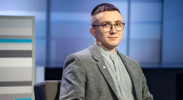 Официальное фото представителя ВСУ, опровергающего слухи о принуждении командиров к поддержке Сырского