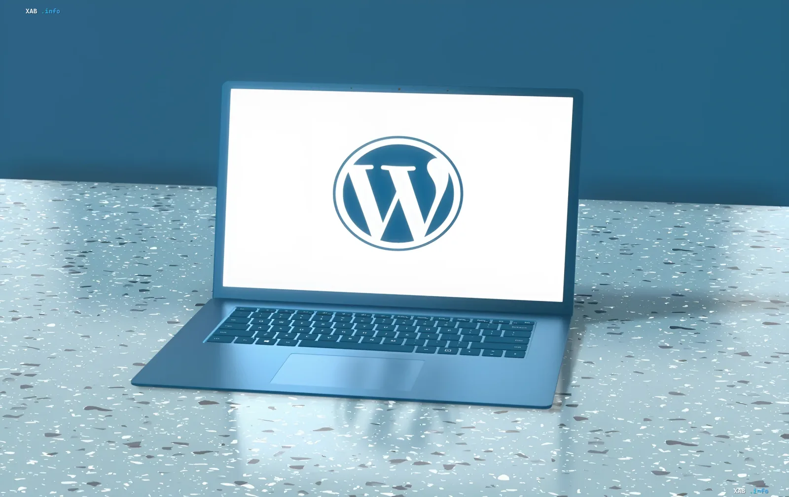 Ноутбук с логотипом WordPress на экране, символизирующий угрозу взлома из-за уязвимости WP2Shell