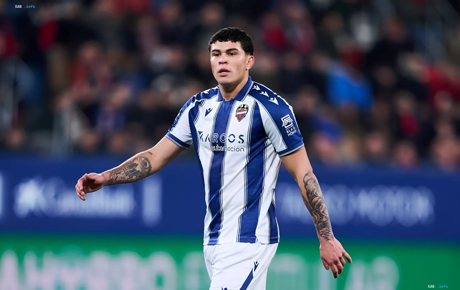 Uruguayischer Verteidiger Alan Maturro im Trikot von Genoa – potenzielle Verstärkung für Schachtar Donezk