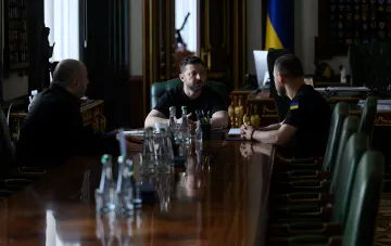 Президент Украины Владимир Зеленский проводит встречу с членами СНБО, обсуждая новые задачи для Умерова и Клименко