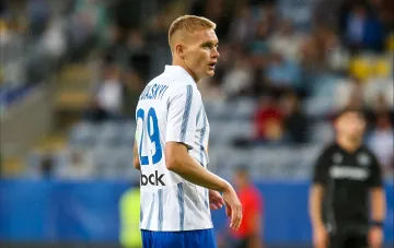 Vitaliy Buyalskyi in the kit of Kyiv Dynamo with number 29 on the field during a match