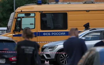 Dienstfahrzeug des FSB Russlands am Tatort in Belgorod nach Drohnenangriff