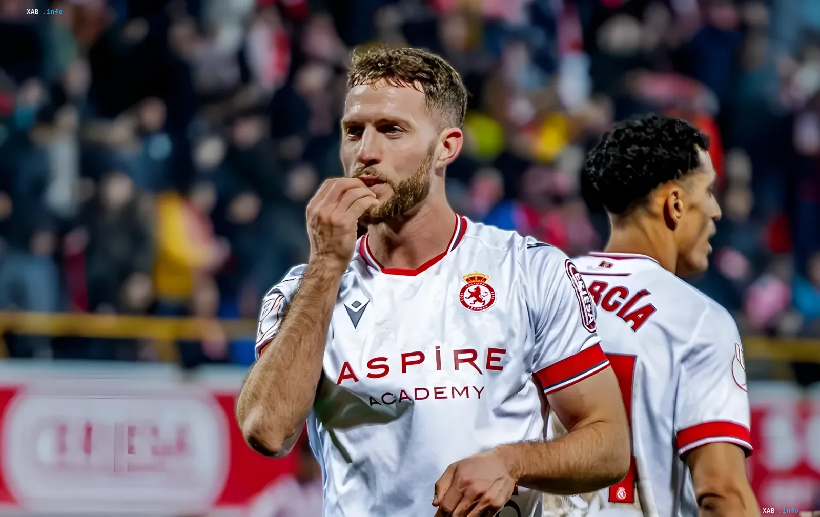 Ivan Calero in Getafe's jersey on the football field, a potential reinforcement for Karpaty