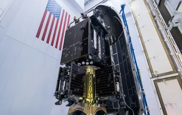 Northrop Grumman MRV Weltraum-Service-Satellit im Montagehalle vor dem Start