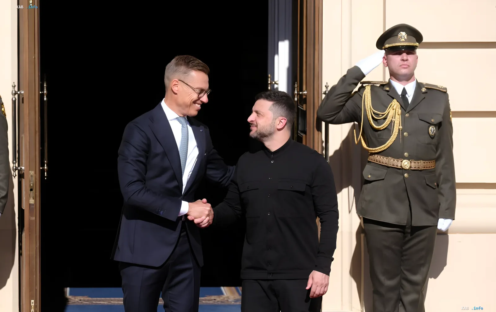 Ukrainian President Volodymyr Zelenskyy and Finnish President Alexander Stubb shake hands in Washington before meeting with US senators on sanctions against Russia.