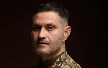 Ахтем Сеитаблаев в военной форме: загадочный взгляд и новые отношения, о которых он молчит