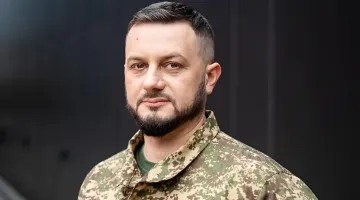 Игорь Оболенский, командир «Хартии», в военной форме комментирует сорванное покушение в Харькове