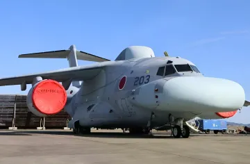 Стратегический самолет электронного боя XEC-2 ВМС Японии на испытаниях с бортовым номером 203