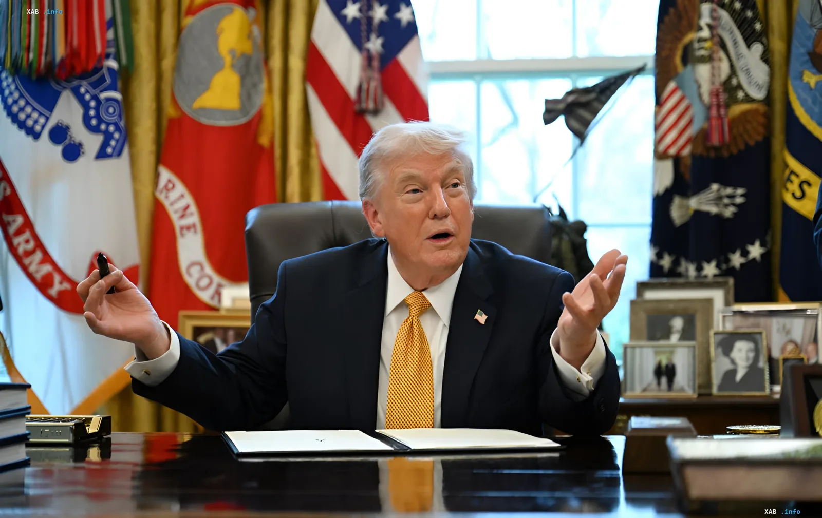 Дональд Трамп в Овальном кабинете обсуждает ядерную программу Ирана и пролив, предупреждая о «последнем шансе» перед возможными действиями