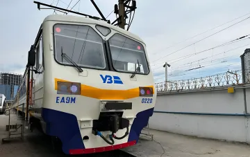 Ukrzaliznytsia electric train model E49M at the station, illustrating new passenger safety rules