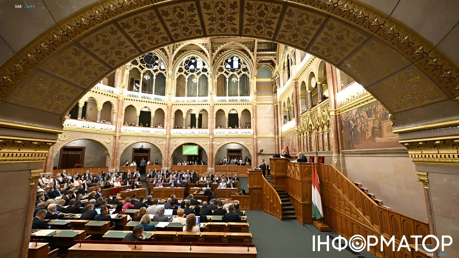 Заседание венгерского парламента в Будапеште перед выборами нового президента 11 августа