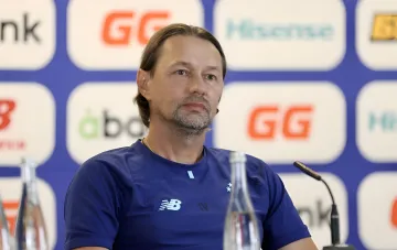 Shakhtar Donetsk head coach Luis Castro at press conference discussing team losses before match against Karabakh, including Tymchyk’s return, Vycharenko’s injury, and psychological strain from shelling
