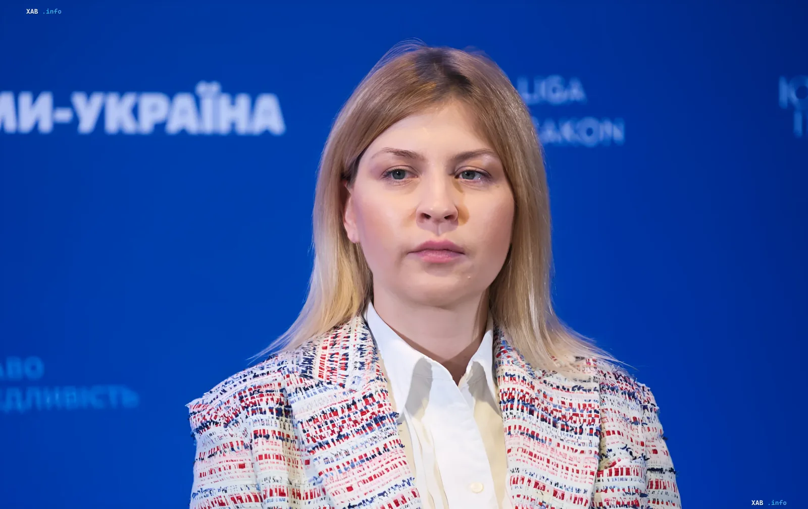 Ольга Стефанишина на фоне логотипа «Право-Украина» — подтвердила отсутствие средств на залог в 6 млн гривен