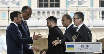 Президент Украины Владимир Зеленский, президент Франции Эммануэль Макрон и лидеры ЕС обсуждают централизацию управления замороженными активами РФ для финансирования Украины