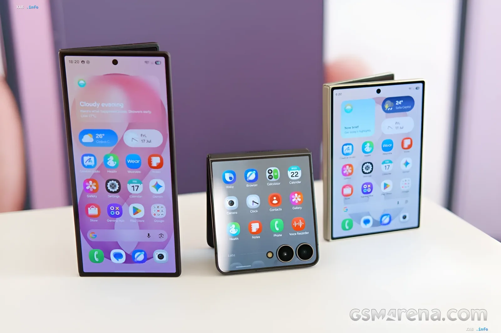 Новые складные смартфоны Samsung Galaxy Z Fold8 и Flip8 на выставке, демонстрирующие рекордный спрос в Европе