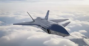 Турецкий истребитель Kızılelma в полете над облаками, демонстрирующий скрытое вооружение и передовые технологии