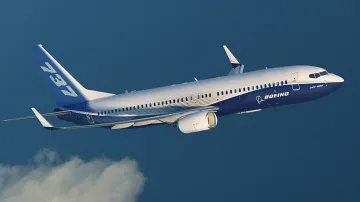 Самоліт Boeing 737 у польоті — об'єкт витоку креслень, за які хакер вимагає $200 тис.