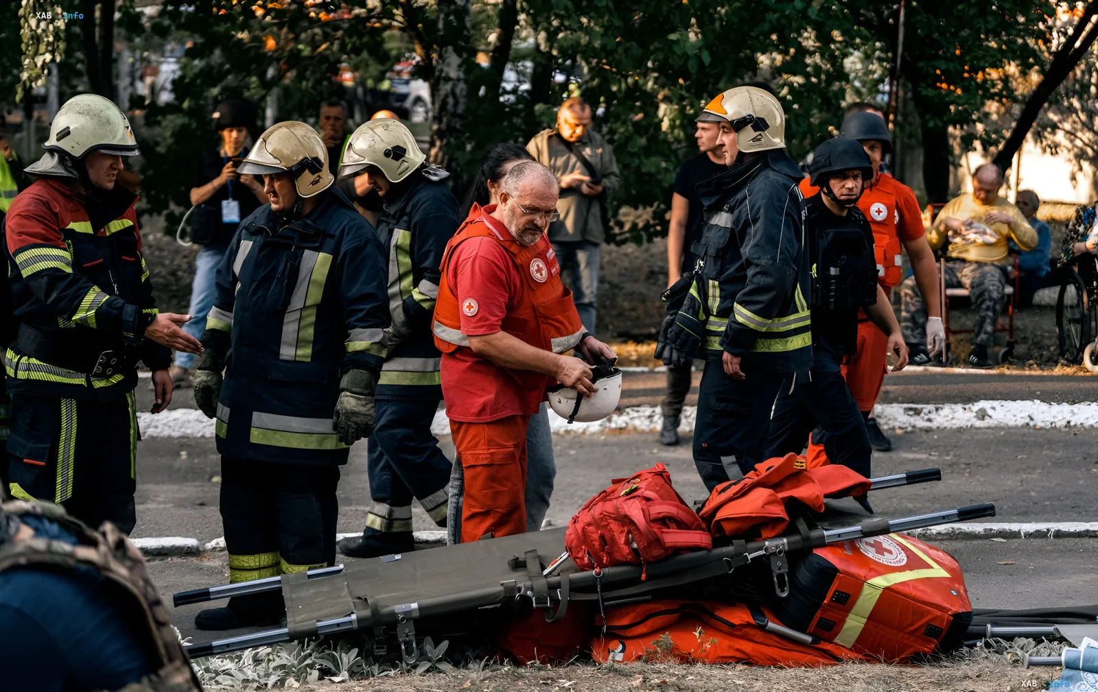 Rescuers and firefighters at the site of an airstrike on Sumy: damaged buildings, injured people, and emergency aid following the use of Russian air bombs