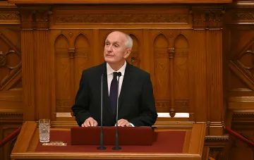 Андраш Баку виступає з промовою в парламенті Угорщини після обрання новим президентом країни