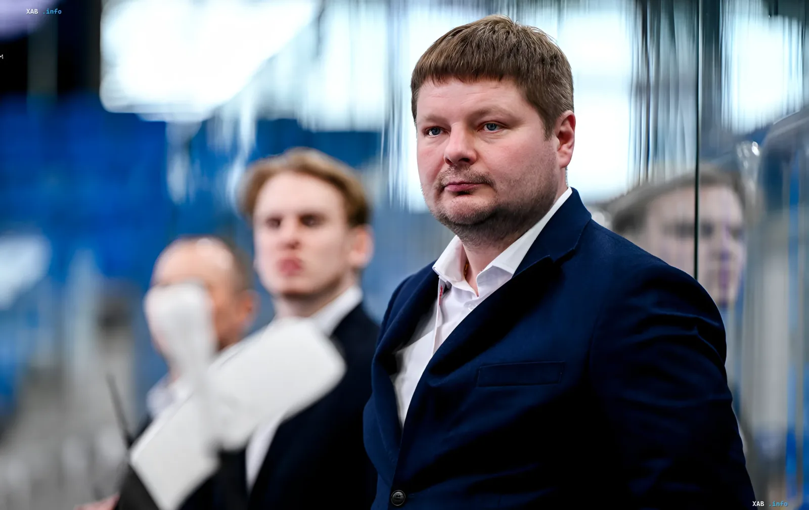 Андрій Бобкін, головний тренер збірної України з хокею, на тлі льодової арени — ключова фігура в проекті інтеграції легіонерів зі США та Канади перед ЧС-2027