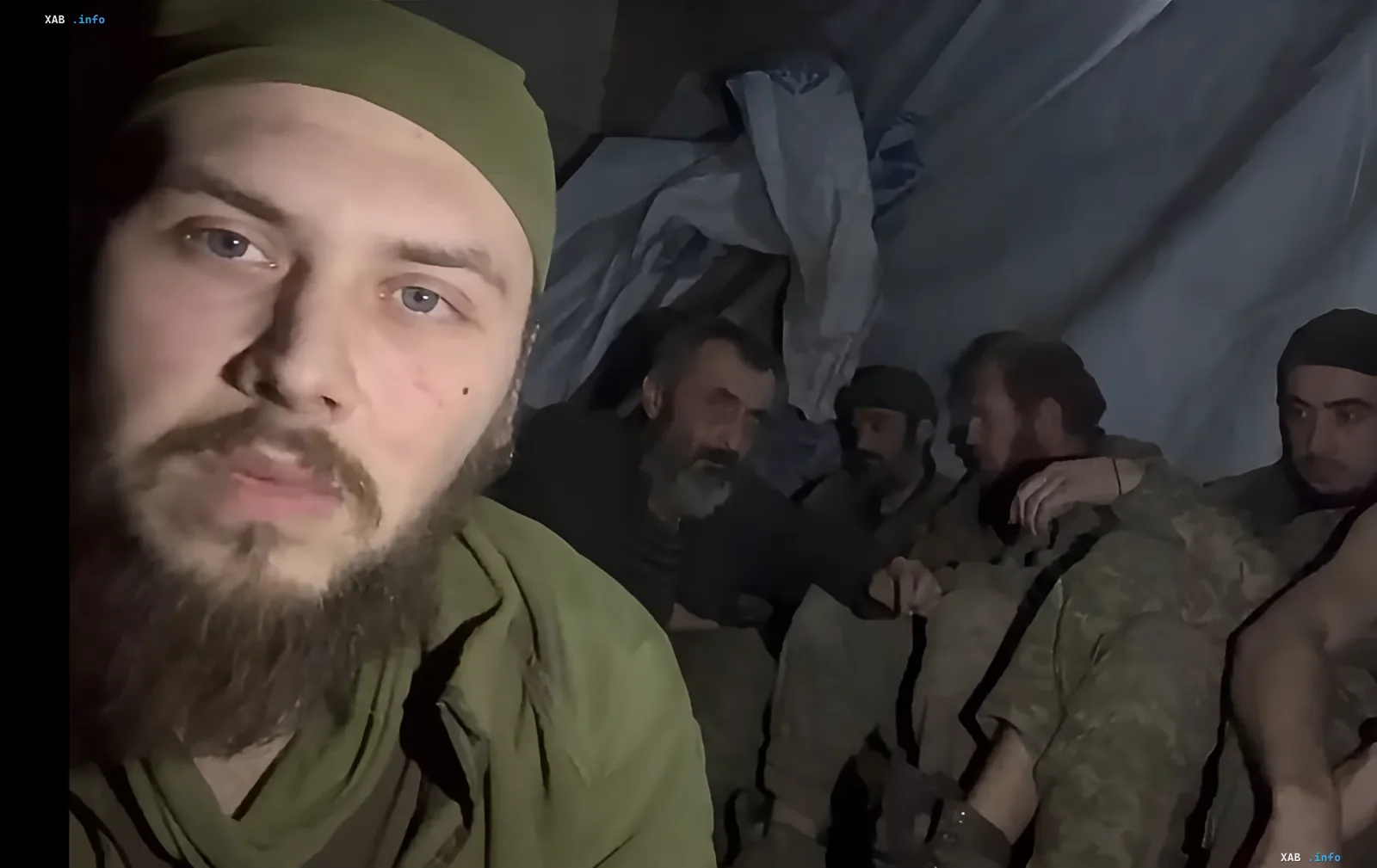 Бойцы 121-й бригады ТрО в палатке, записавшие видеообращение о ротации, на фоне которого Командование «Юга» дало официальный ответ