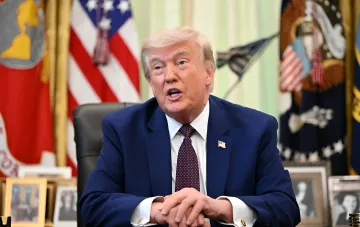 Дональд Трамп в Овальном кабинете подтверждает тайную замену Air Force One в Турции, заявляя, что его хотели отправить другим рейсом