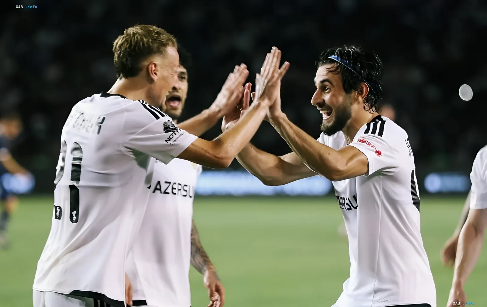 Karabakh-Spieler feiern ihren Sieg gegen Kyjiw Dynamo in der Conference League, was das Ende der europäischen Kampagne des ukrainischen Vereins markiert
