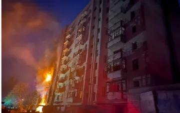 Пожар в многоэтажном жилом доме в Краматорске после массированной атаки КАБами в ночь на 13 августа