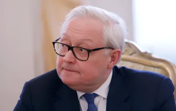 Дмитрий Рябков на пресс-конференции, обсуждающий отсутствие предложений от США по мирному плану Зеленского