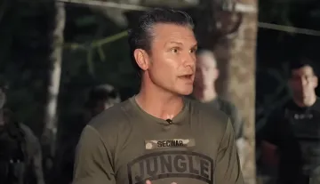 Pete Hegseth in military gear discusses the failure of air defense and security in Venezuela