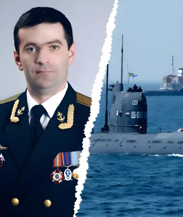 Foto des ehemaligen ukrainischen U-Boot-Kommandanten Schagajew neben einem Bild des U-Boots — Symbol des 'Judas von Streletskaya Bucht', liquidiert in Sewastopol