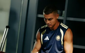 Cristiano Ronaldo mit neuer kurzer Frisur im Trainingsoutfit von Al-Nassr